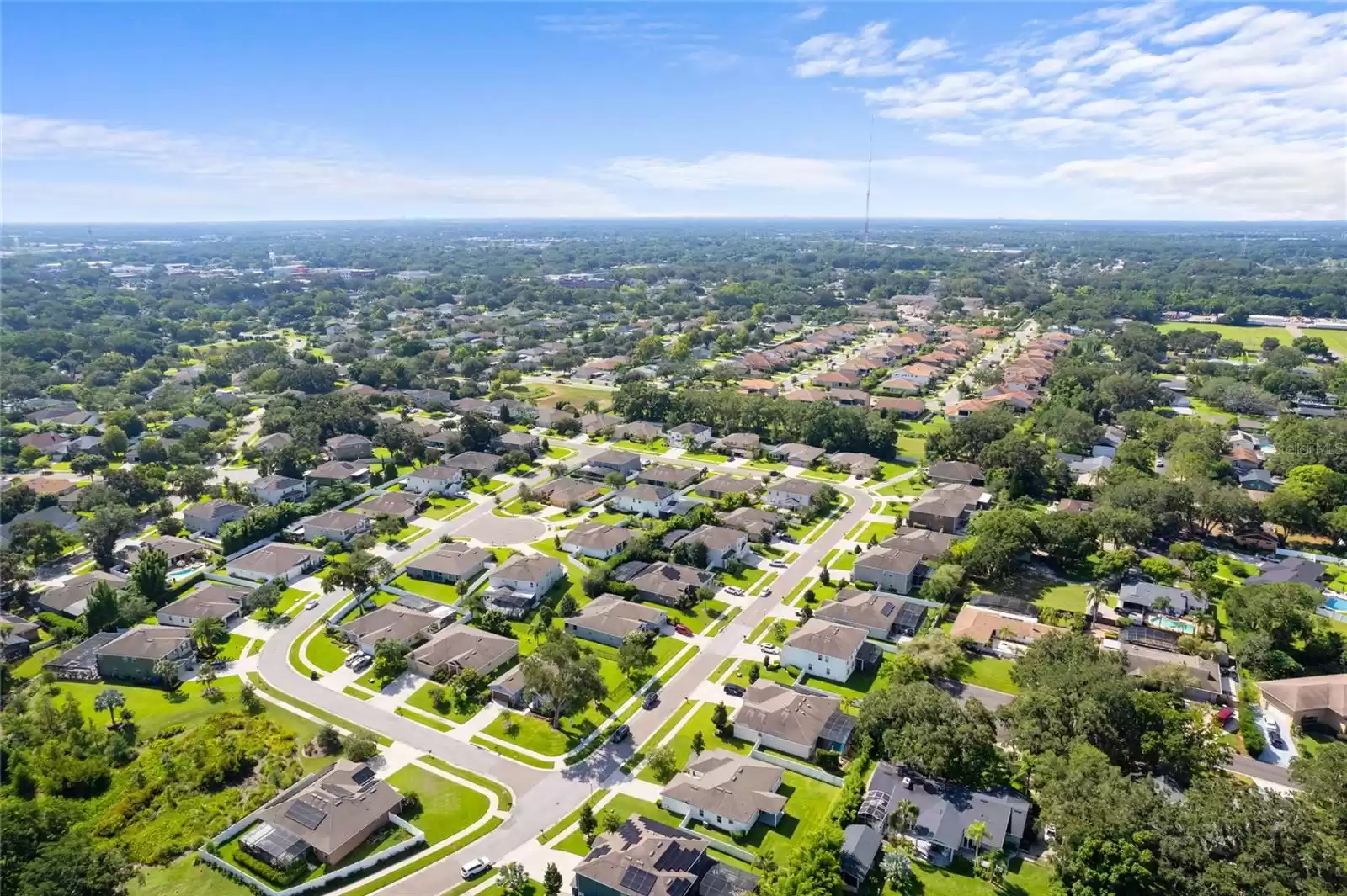 611 LAKE COVE POINTE CIRCLE, WINTER GARDEN, Florida 34787, 5 Bedrooms Bedrooms, ,2 BathroomsBathrooms,Residential,For Sale,LAKE COVE POINTE,MFRO6238681