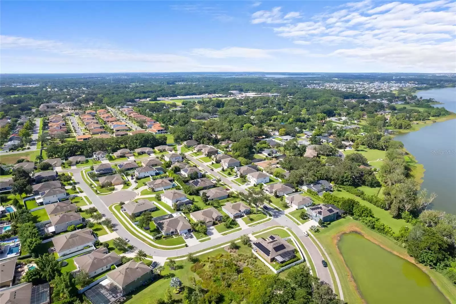 611 LAKE COVE POINTE CIRCLE, WINTER GARDEN, Florida 34787, 5 Bedrooms Bedrooms, ,2 BathroomsBathrooms,Residential,For Sale,LAKE COVE POINTE,MFRO6238681