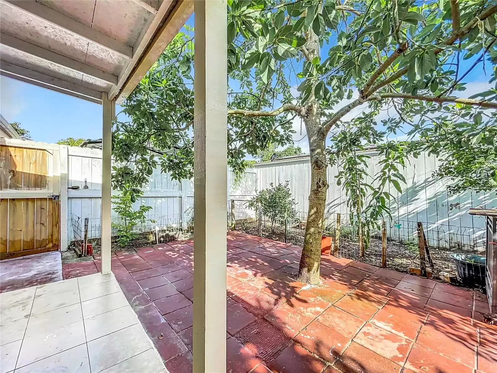 porch/ courtyard