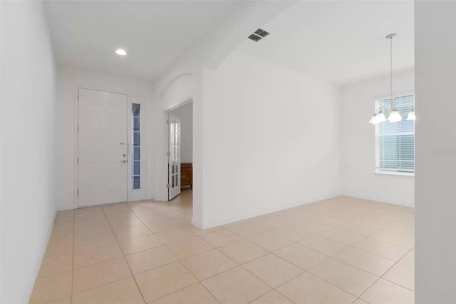 Hallway to Formal living and Dining Rooms