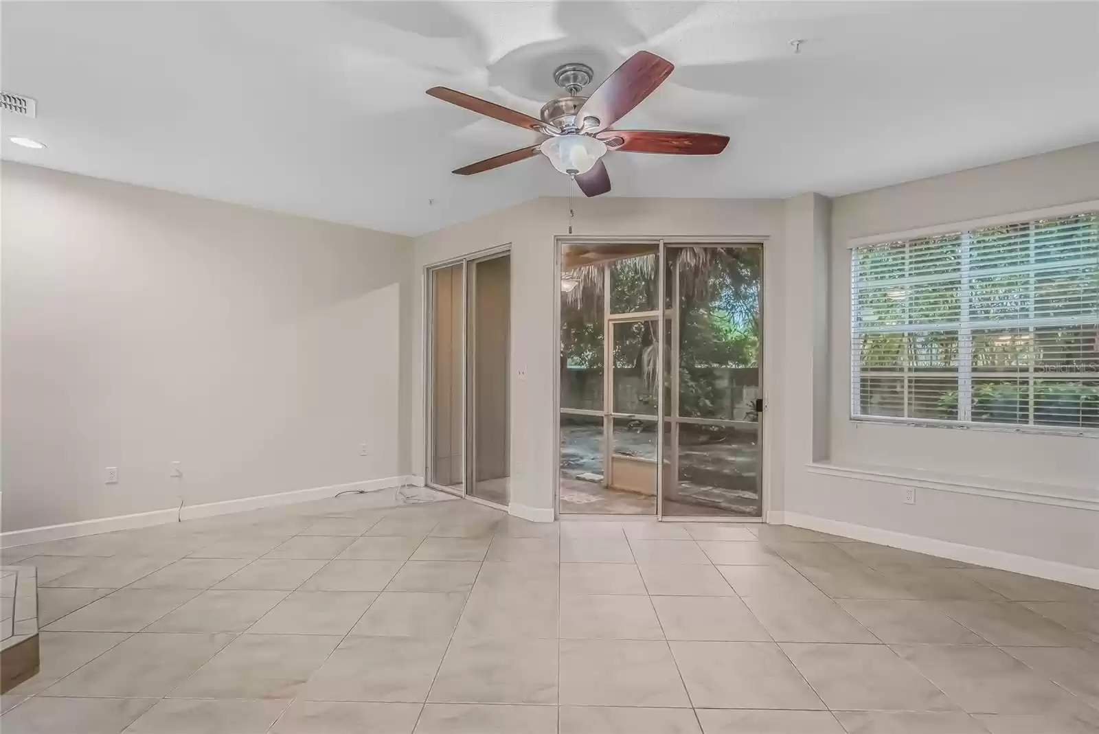 670 POST OAK CIRCLE, ALTAMONTE SPRINGS, Florida 32701, 3 Bedrooms Bedrooms, ,2 BathroomsBathrooms,Residential,For Sale,POST OAK,MFRO6240436