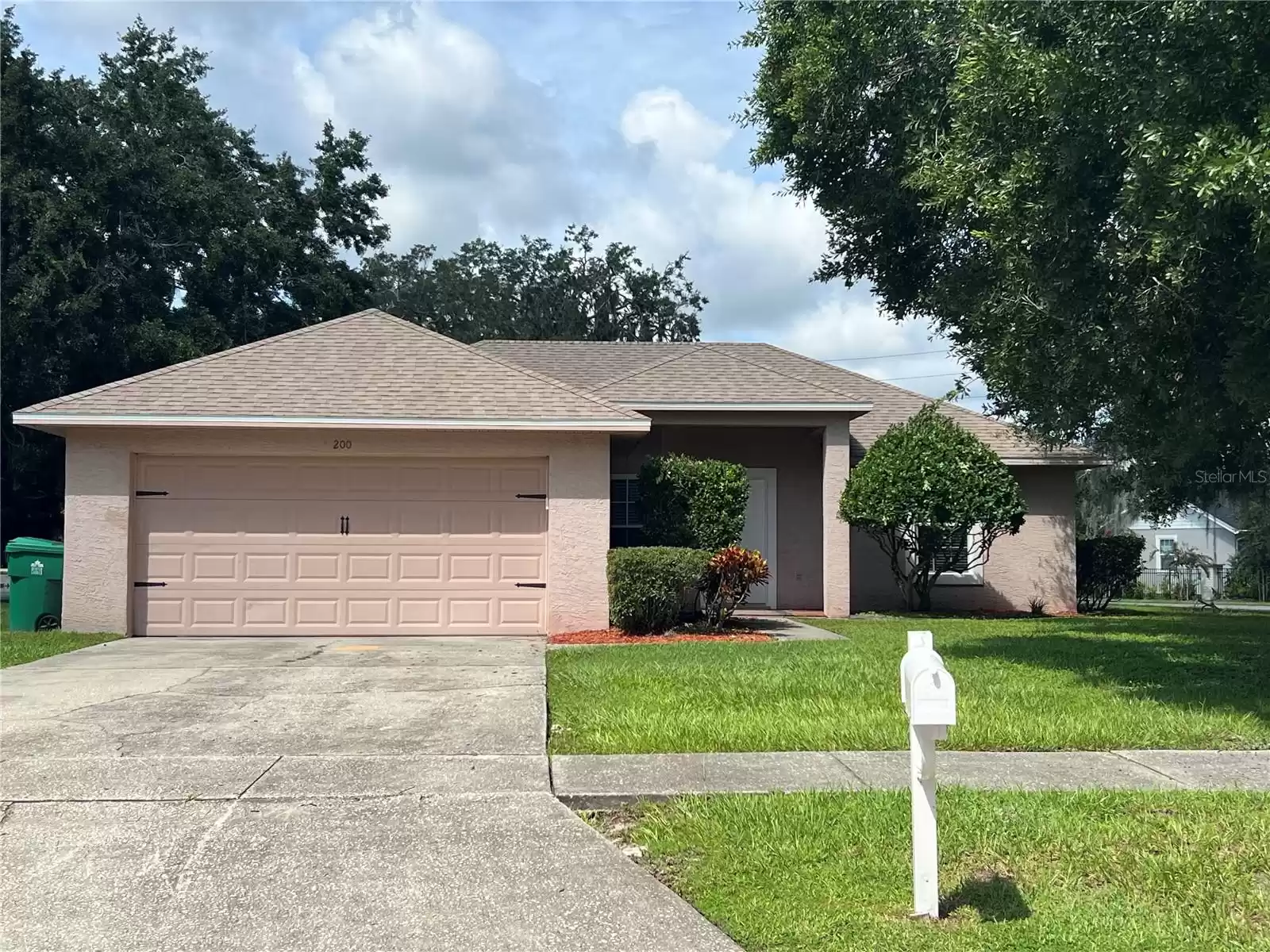 200 MELJANE DRIVE, WINTER GARDEN, Florida 34787, 3 Bedrooms Bedrooms, ,2 BathroomsBathrooms,Residential,For Sale,MELJANE,MFRO6241546