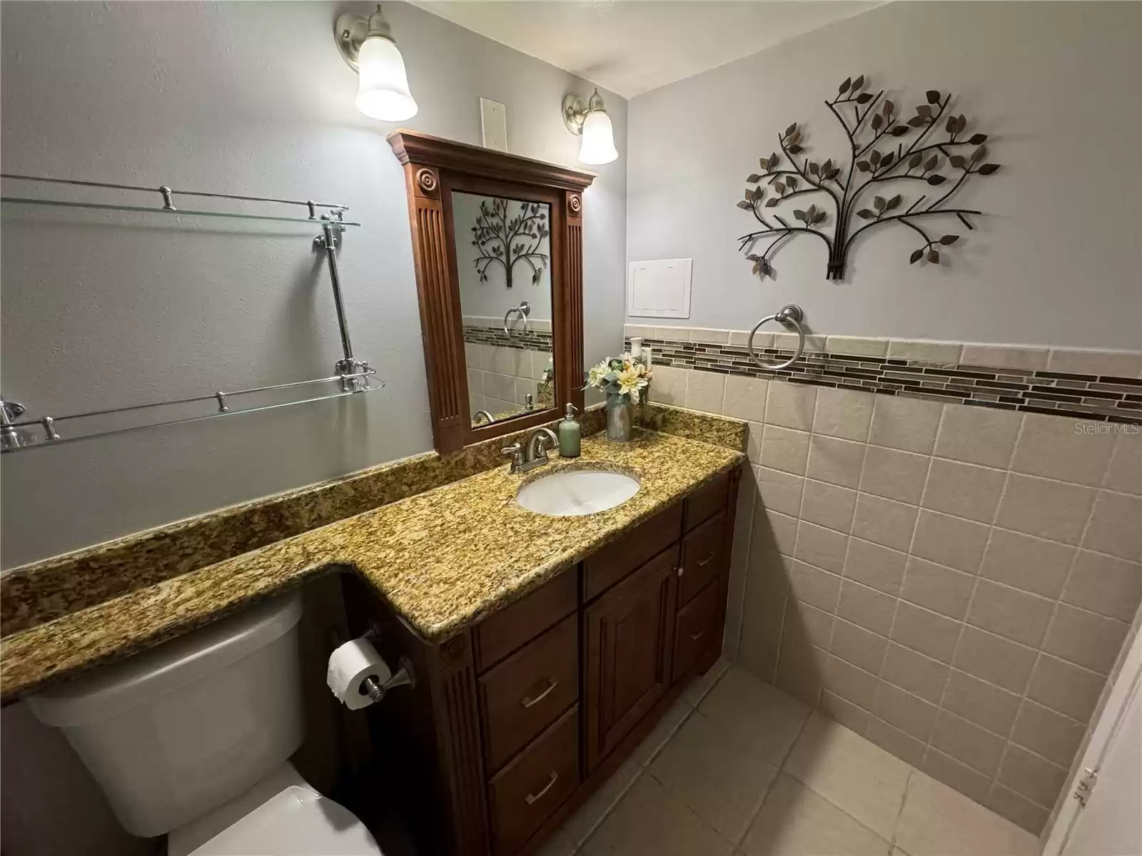 588 ORANGE DRIVE, ALTAMONTE SPRINGS, Florida 32701, 1 Bedroom Bedrooms, ,1 BathroomBathrooms,Residential,For Sale,ORANGE,MFRO6241469