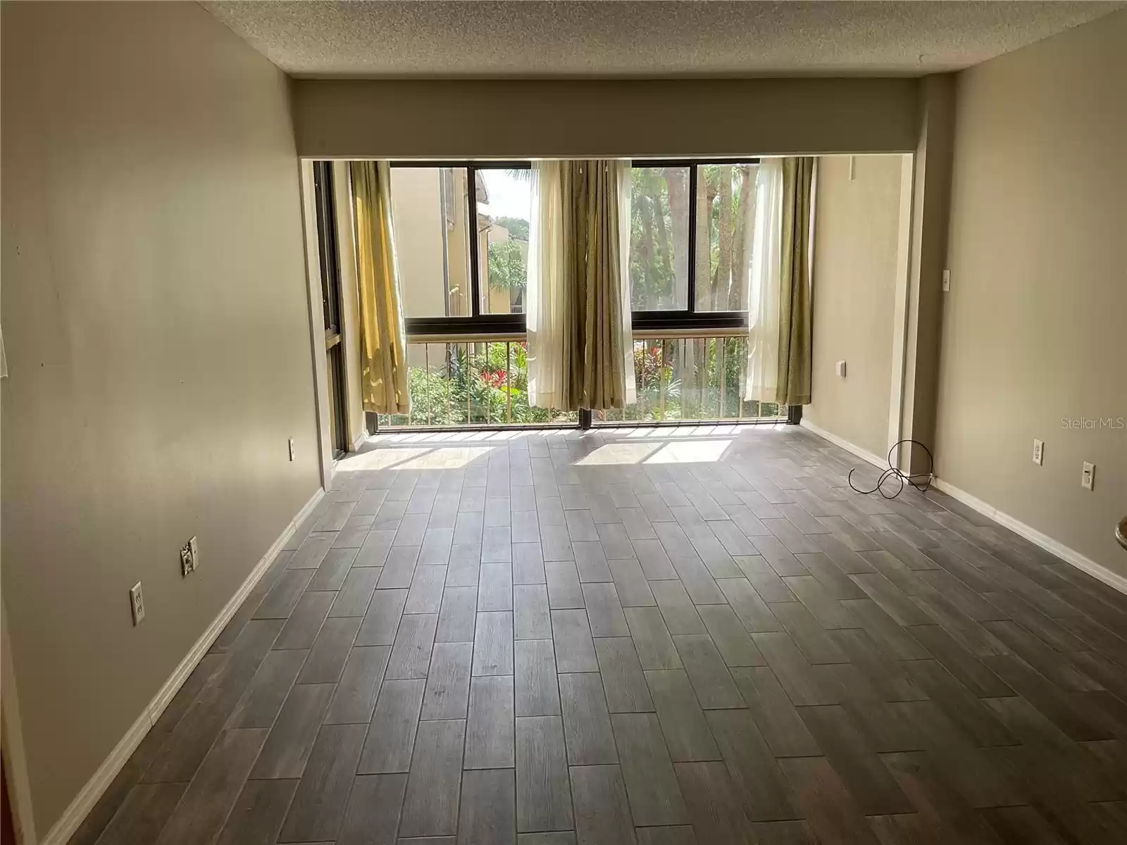 588 ORANGE DRIVE, ALTAMONTE SPRINGS, Florida 32701, 1 Bedroom Bedrooms, ,1 BathroomBathrooms,Residential,For Sale,ORANGE,MFRO6241469