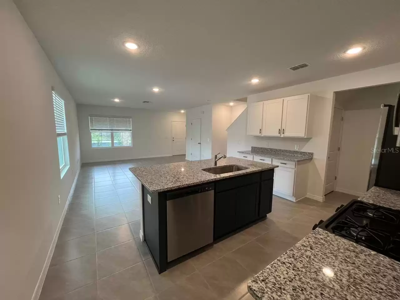 14942 WINDFLOWER ALLEY, WINTER GARDEN, Florida 34787, 3 Bedrooms Bedrooms, ,2 BathroomsBathrooms,Residential Lease,For Rent,WINDFLOWER,MFRO6241924