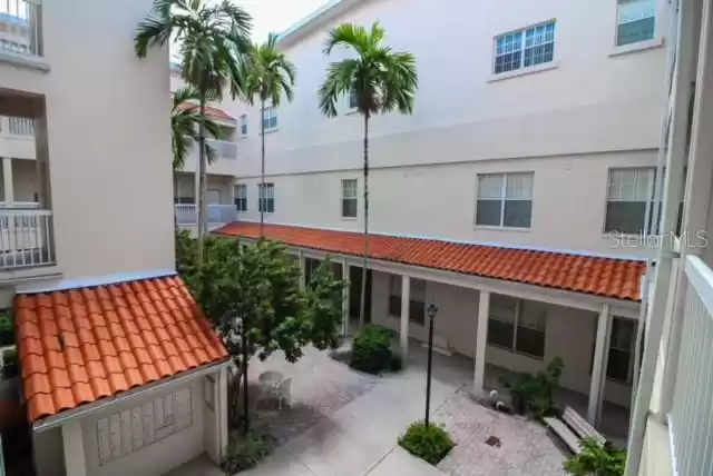 701 MIRROR LAKE DRIVE, SAINT PETERSBURG, Florida 33701, 2 Bedrooms Bedrooms, ,2 BathroomsBathrooms,Residential,For Sale,MIRROR LAKE,MFRTB8303627