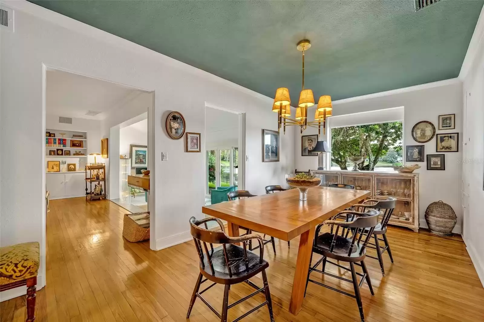 Formal dining room