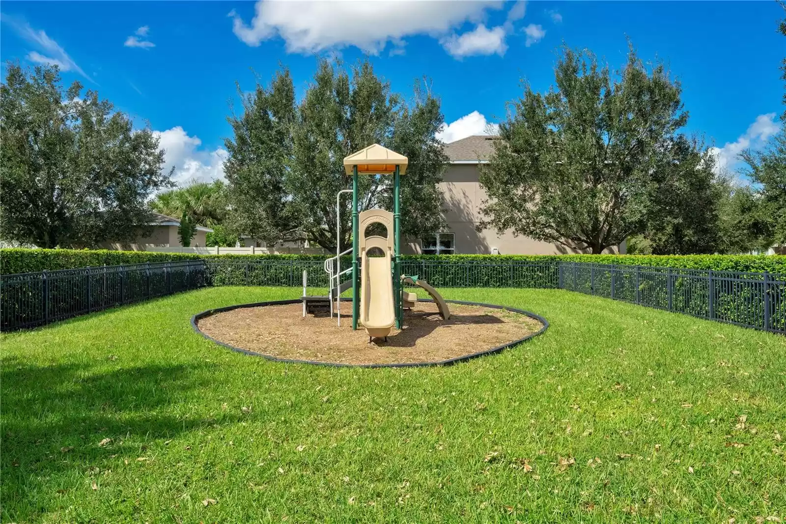 14048 LARKSPUR LAKE DRIVE, WINTER GARDEN, Florida 34787, 4 Bedrooms Bedrooms, ,3 BathroomsBathrooms,Residential,For Sale,LARKSPUR LAKE,MFRO6243096