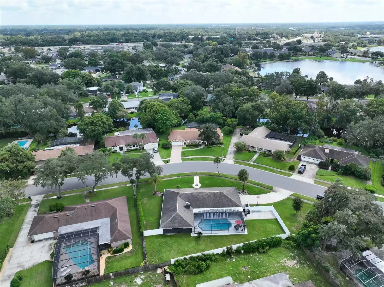 280 SPRING LAKE HILLS DRIVE, ALTAMONTE SPRINGS, Florida 32714, 4 Bedrooms Bedrooms, ,2 BathroomsBathrooms,Residential,For Sale,SPRING LAKE HILLS,MFRL4947697