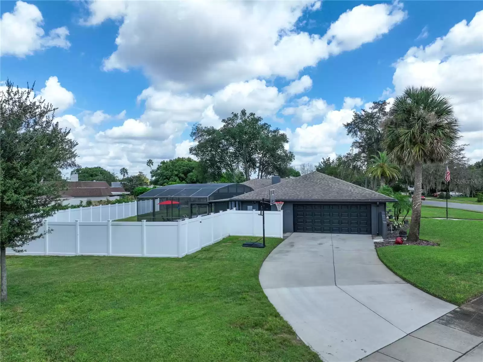 280 SPRING LAKE HILLS DRIVE, ALTAMONTE SPRINGS, Florida 32714, 4 Bedrooms Bedrooms, ,2 BathroomsBathrooms,Residential,For Sale,SPRING LAKE HILLS,MFRL4947697