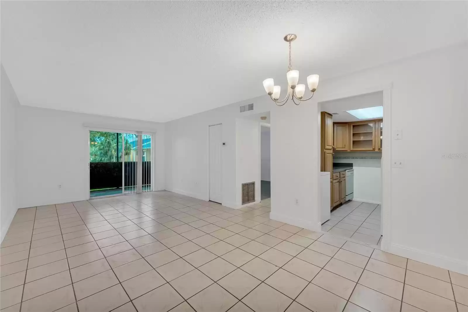 924 LAKE DESTINY ROAD, ALTAMONTE SPRINGS, Florida 32714, 2 Bedrooms Bedrooms, ,2 BathroomsBathrooms,Residential Lease,For Rent,LAKE DESTINY,MFRO6243547