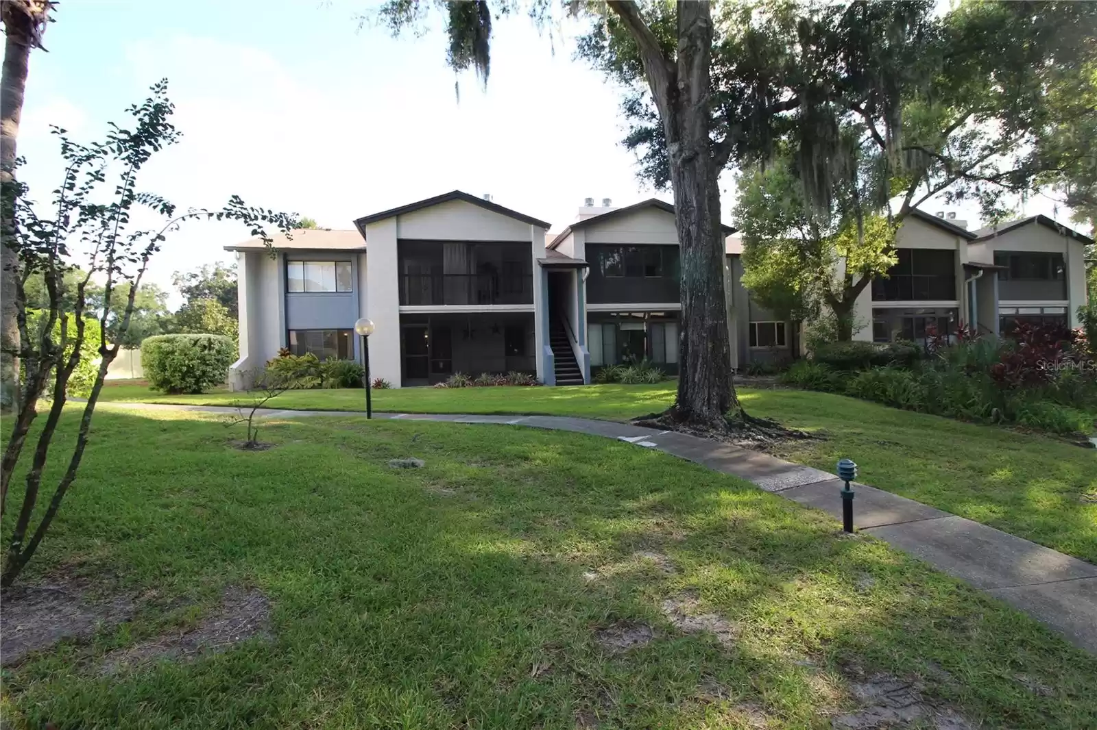 8 ESCONDIDO CIRCLE, ALTAMONTE SPRINGS, Florida 32701, 3 Bedrooms Bedrooms, ,2 BathroomsBathrooms,Residential,For Sale,ESCONDIDO,MFRO6243099