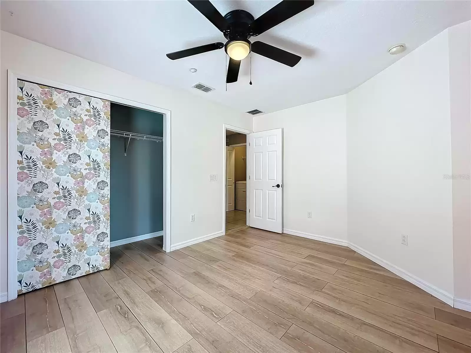 350 WINTER NELLIS CIRCLE, WINTER GARDEN, Florida 34787, 3 Bedrooms Bedrooms, ,2 BathroomsBathrooms,Residential,For Sale,WINTER NELLIS,MFRO6244519