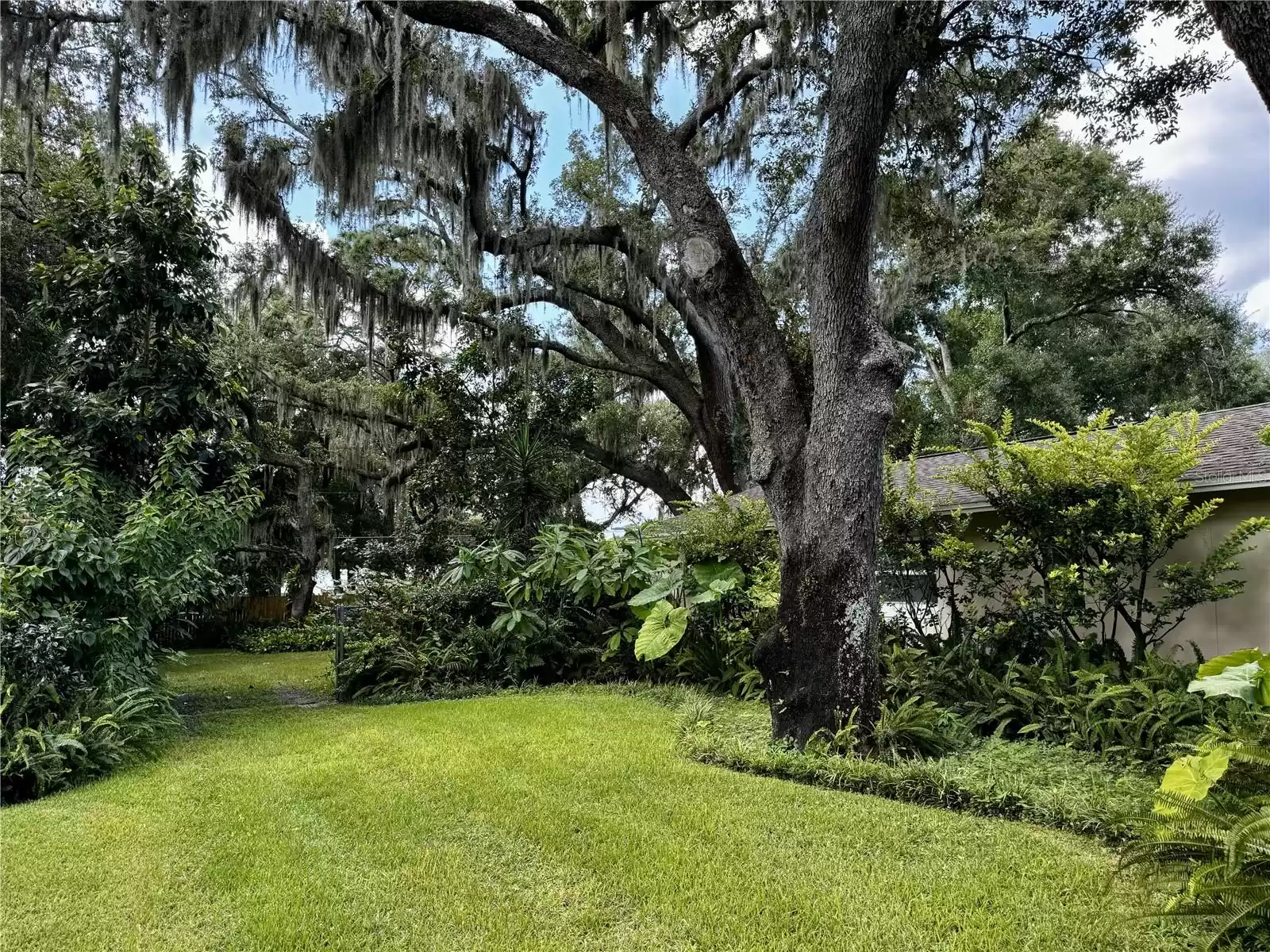 108 BAYBERRY ROAD, ALTAMONTE SPRINGS, Florida 32714, 4 Bedrooms Bedrooms, ,3 BathroomsBathrooms,Residential,For Sale,BAYBERRY,MFRO6234160