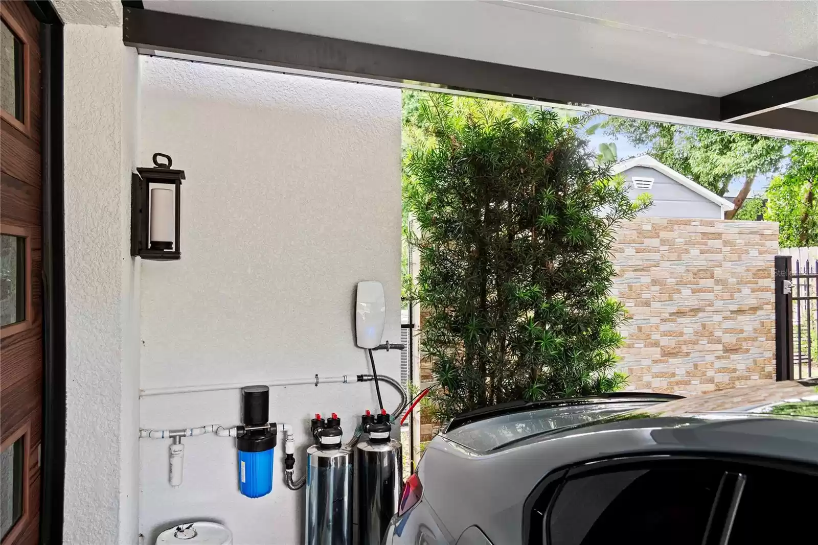 Tesla Charger conveys with home