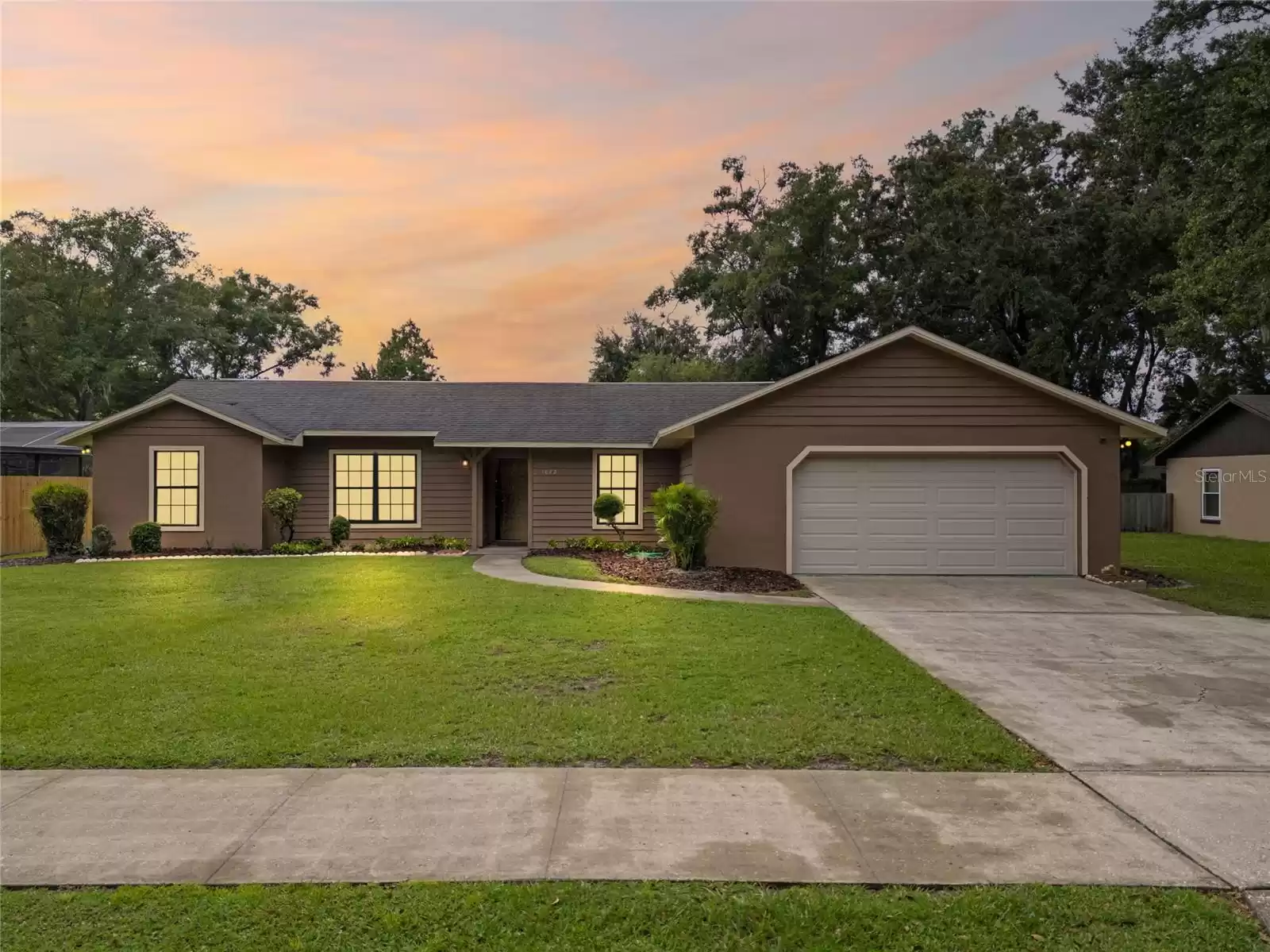 1022 GLENHARBOR CIRCLE, WINTER GARDEN, Florida 34787, 4 Bedrooms Bedrooms, ,2 BathroomsBathrooms,Residential,For Sale,GLENHARBOR,MFRO6245411