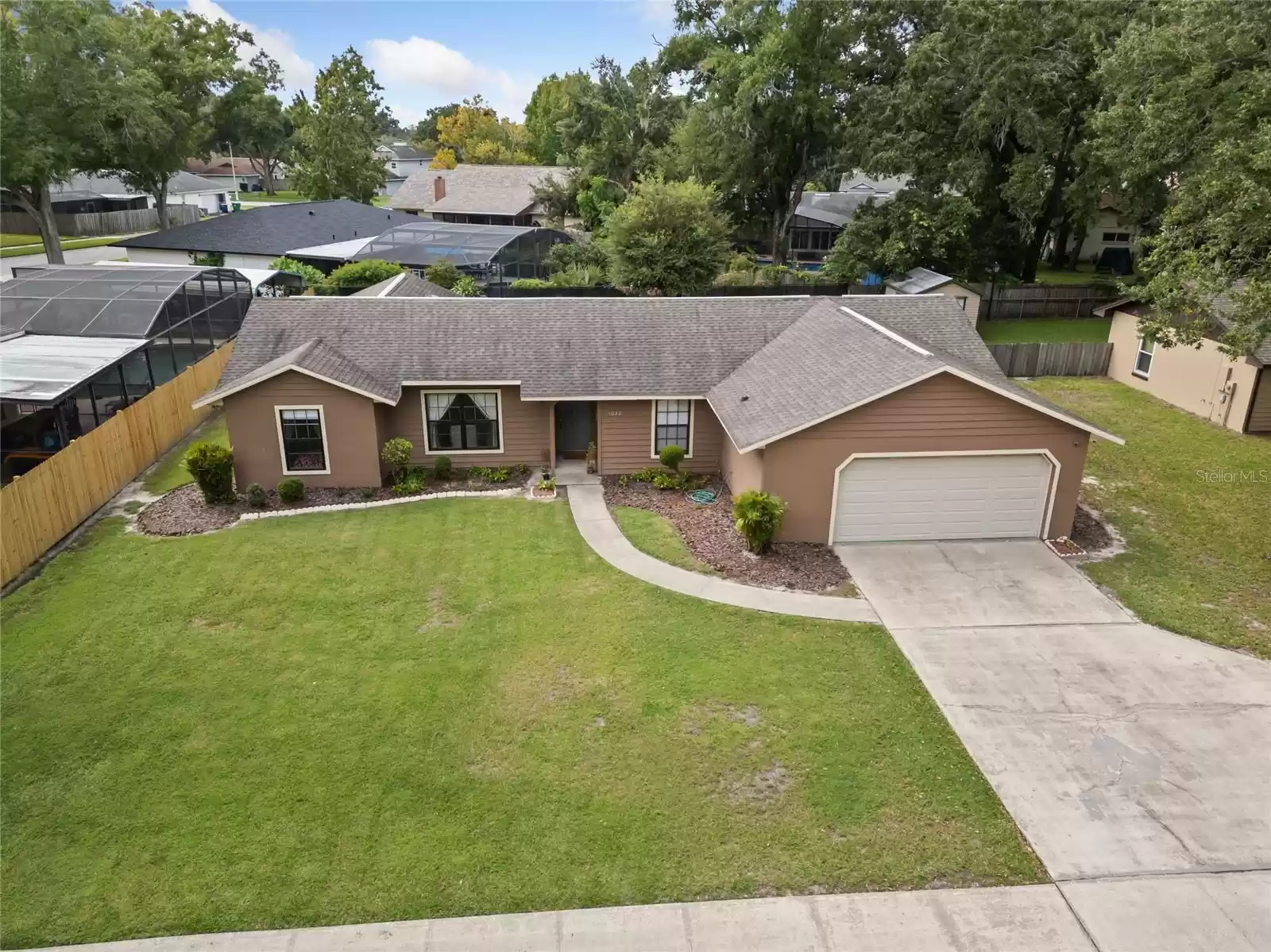 1022 GLENHARBOR CIRCLE, WINTER GARDEN, Florida 34787, 4 Bedrooms Bedrooms, ,2 BathroomsBathrooms,Residential,For Sale,GLENHARBOR,MFRO6245411