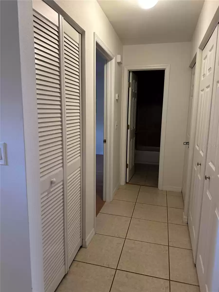 Hallway to 2nd bedroom, bathroom & laundry