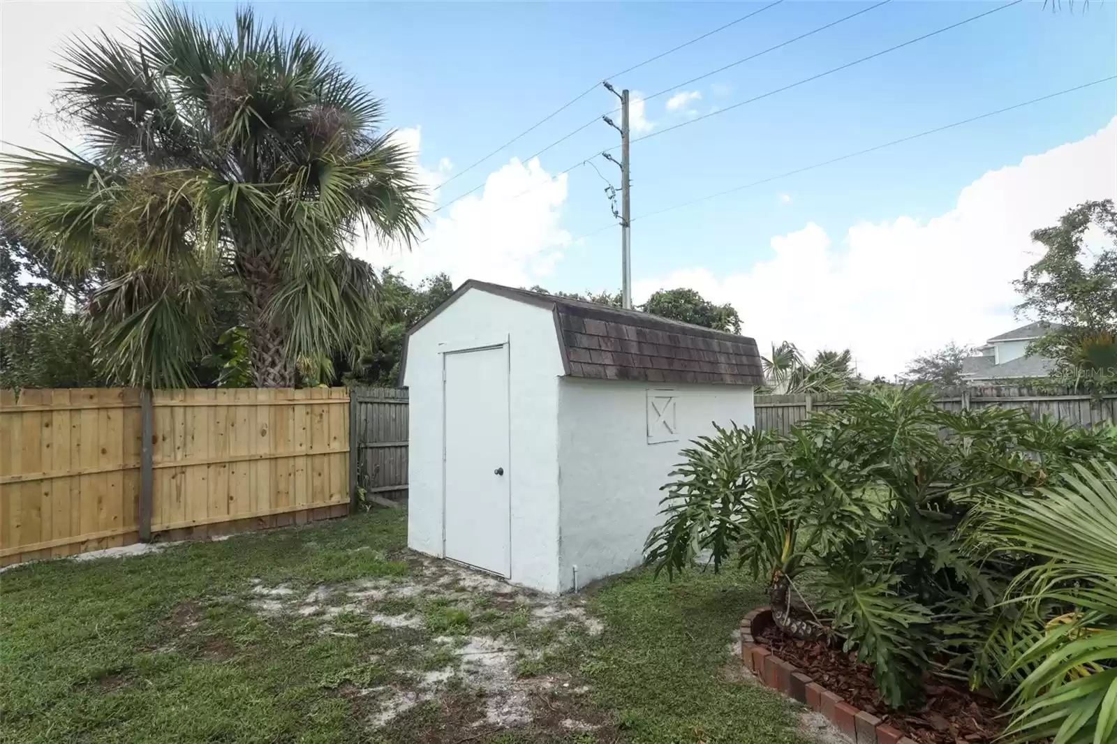 Shed & Fenced yard