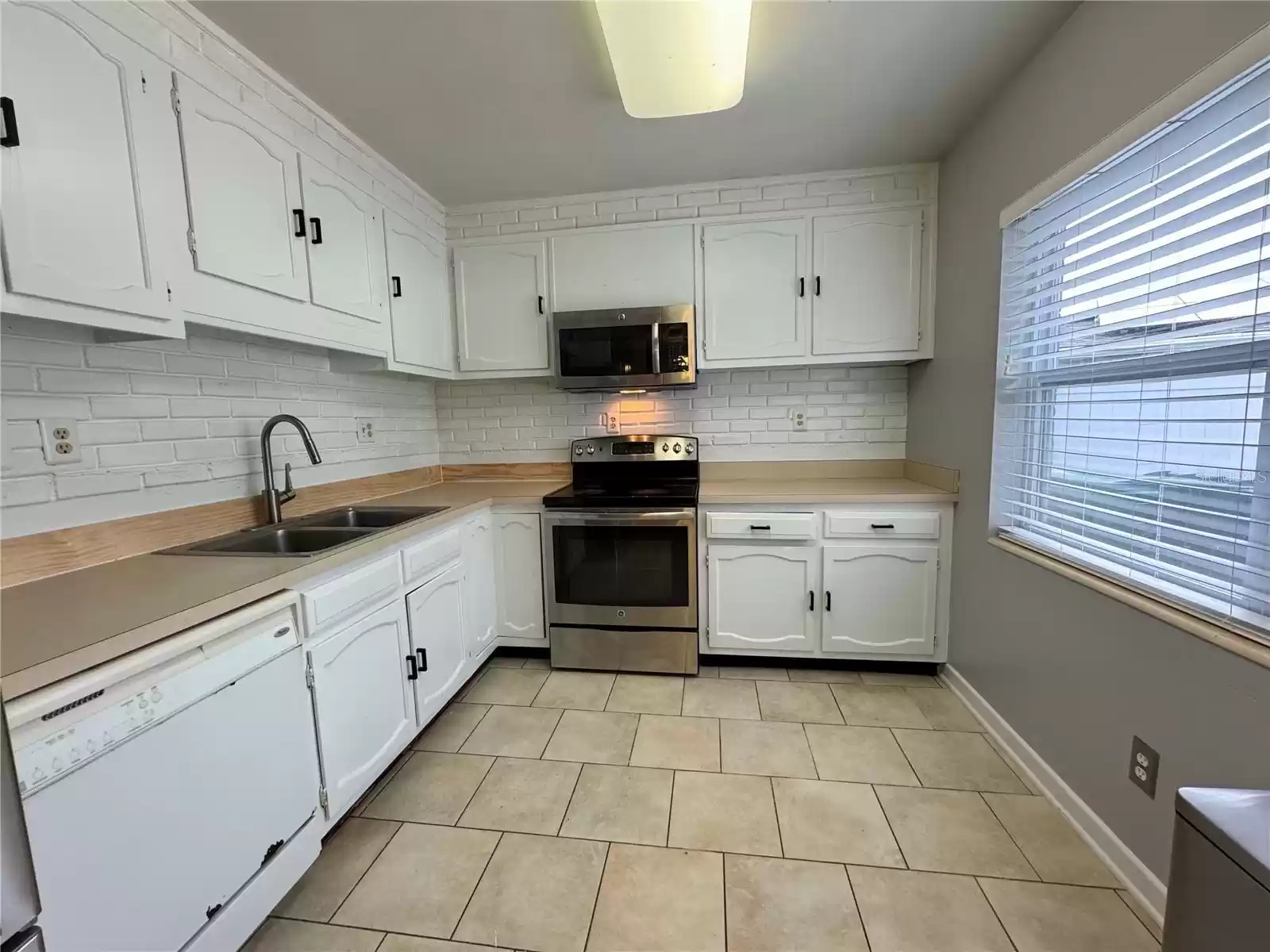 2619 AMBERGATE ROAD, WINTER PARK, Florida 32792, 3 Bedrooms Bedrooms, ,1 BathroomBathrooms,Residential Lease,For Rent,AMBERGATE,MFRO6247031