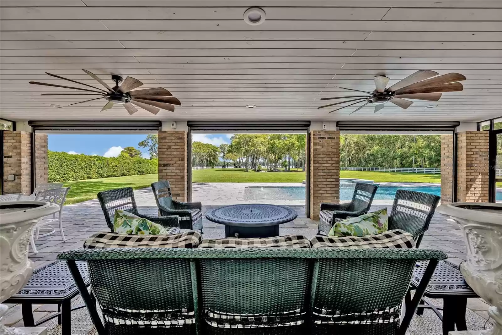 Back Lanai with Retractable Screens