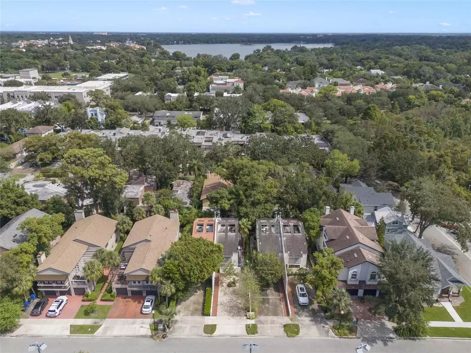 1102 AZALEA LANE, WINTER PARK, Florida 32789, 2 Bedrooms Bedrooms, ,2 BathroomsBathrooms,Residential,For Sale,AZALEA,MFRO6247132