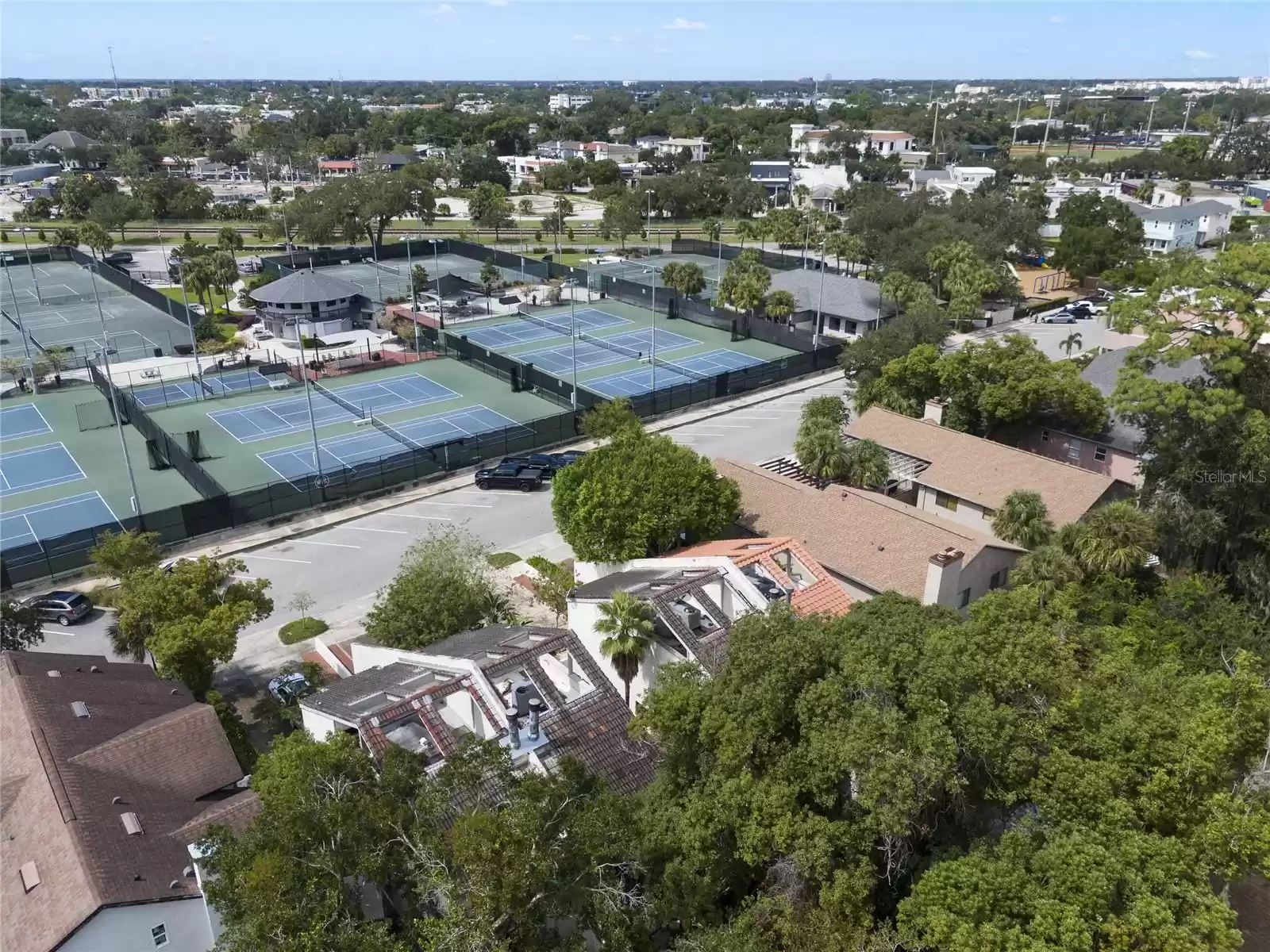 1102 AZALEA LANE, WINTER PARK, Florida 32789, 2 Bedrooms Bedrooms, ,2 BathroomsBathrooms,Residential,For Sale,AZALEA,MFRO6247132