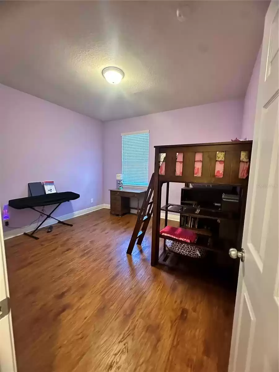 2nd bedroom