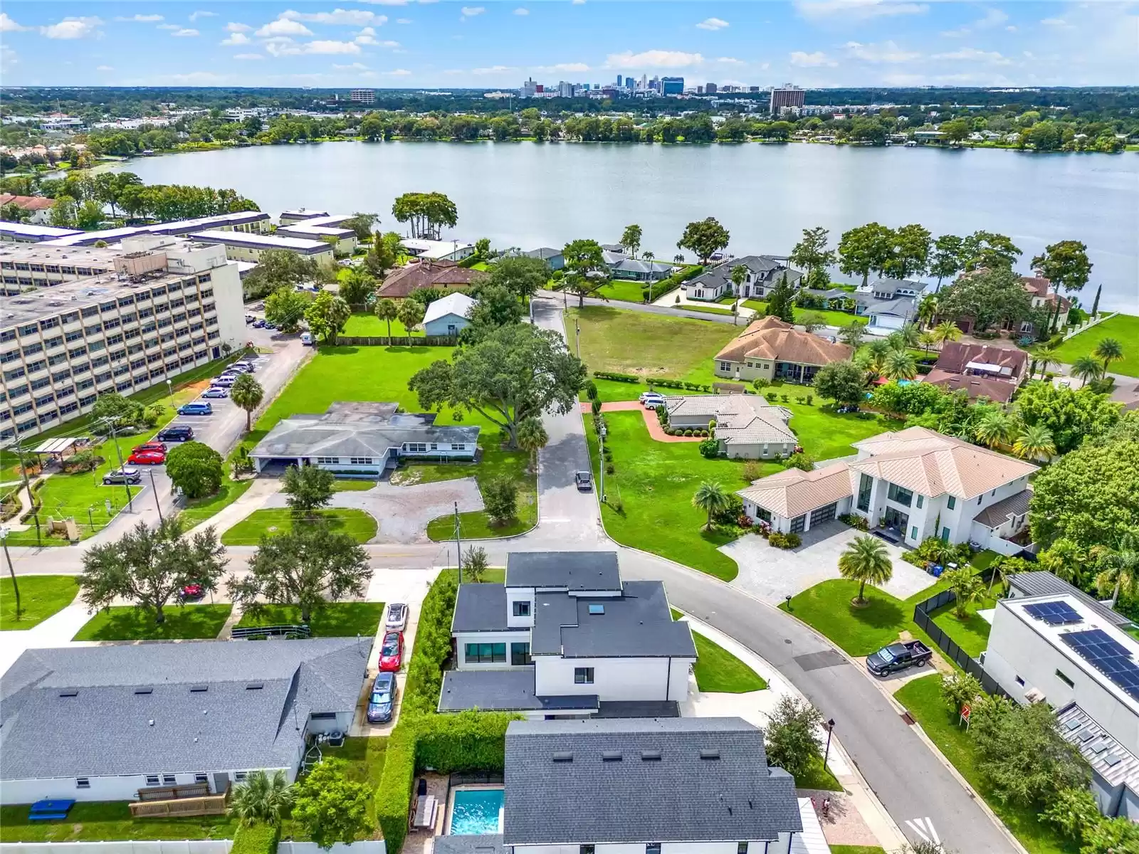 501 COUNTRY CLUB DRIVE, WINTER PARK, Florida 32789, 4 Bedrooms Bedrooms, ,3 BathroomsBathrooms,Residential,For Sale,COUNTRY CLUB,MFRO6241123