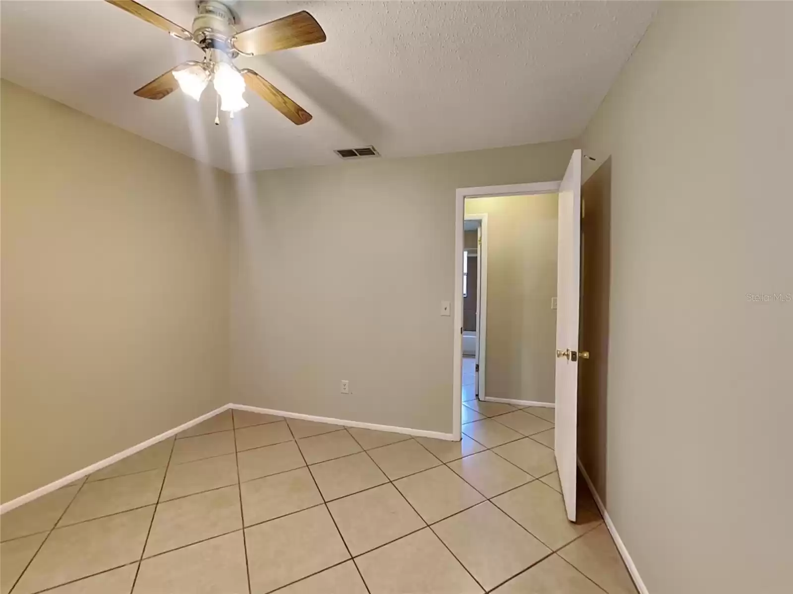 918 BISHOP DRIVE, ALTAMONTE SPRINGS, Florida 32701, 3 Bedrooms Bedrooms, ,1 BathroomBathrooms,Residential Lease,For Rent,BISHOP,MFRO6248101