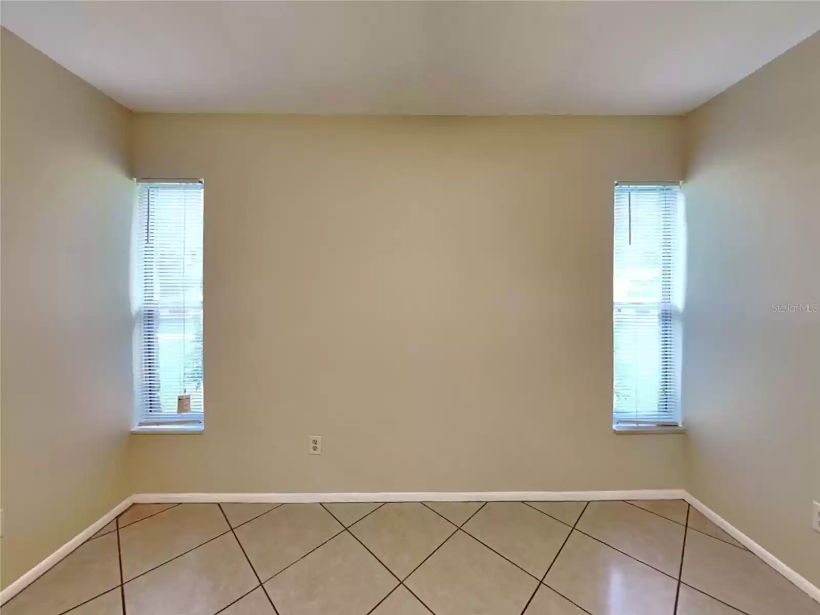 918 BISHOP DRIVE, ALTAMONTE SPRINGS, Florida 32701, 3 Bedrooms Bedrooms, ,1 BathroomBathrooms,Residential Lease,For Rent,BISHOP,MFRO6248101