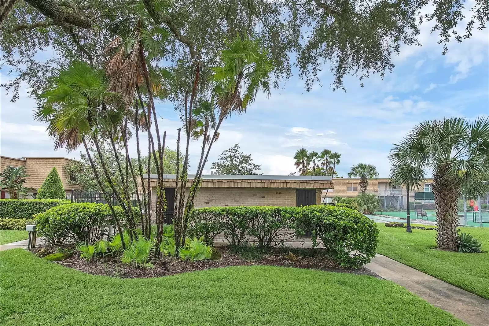 200 SAINT ANDREWS BOULEVARD, WINTER PARK, Florida 32792, 2 Bedrooms Bedrooms, ,1 BathroomBathrooms,Residential,For Sale,SAINT ANDREWS,MFRO6248343