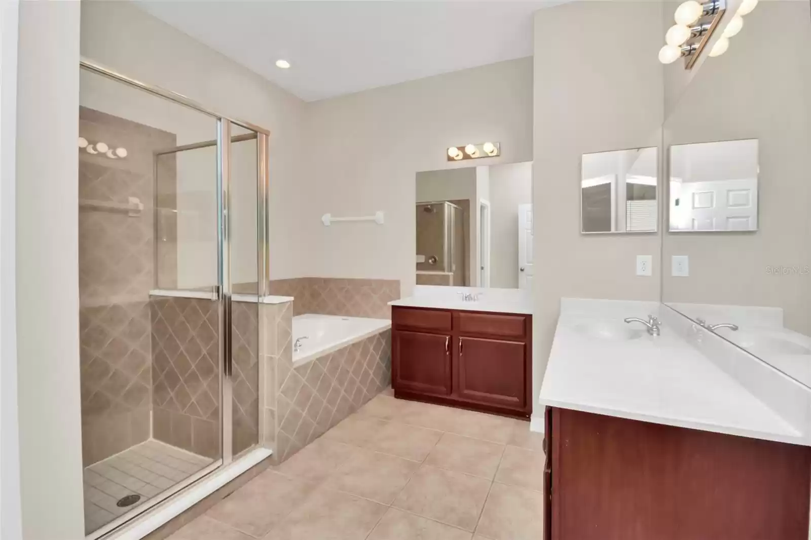 14868 FABERGE DRIVE, ORLANDO, Florida 32828, 4 Bedrooms Bedrooms, ,2 BathroomsBathrooms,Residential Lease,For Rent,FABERGE,0,MFRO6248493