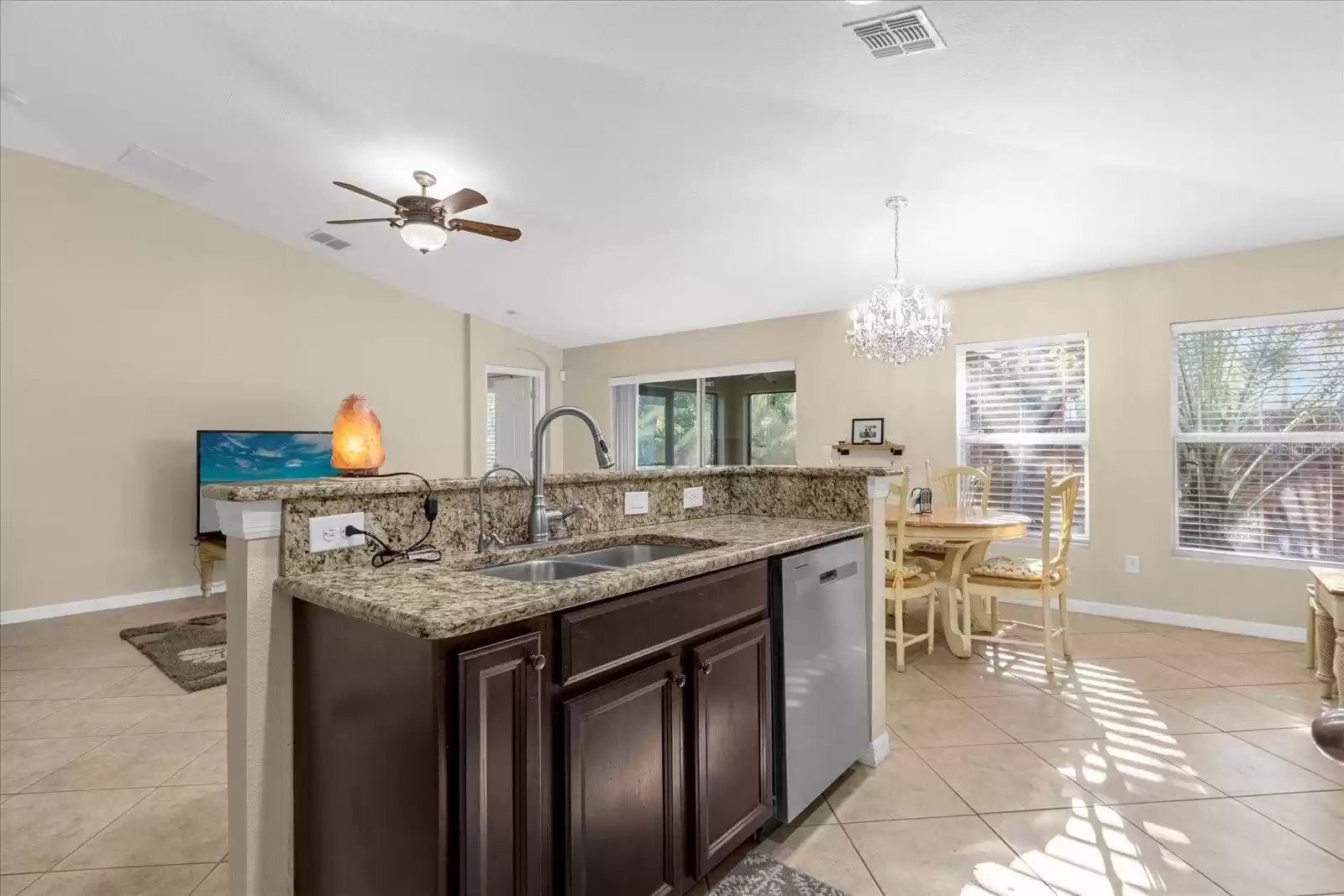 943 BAINBRIDGE LOOP, WINTER GARDEN, Florida 34787, 3 Bedrooms Bedrooms, ,2 BathroomsBathrooms,Residential,For Sale,BAINBRIDGE,MFRO6211153