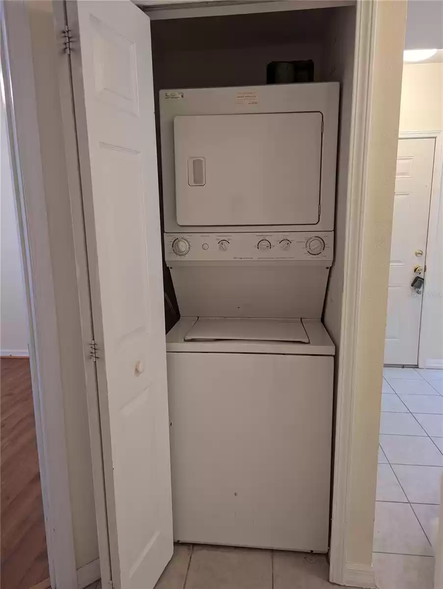 Stackable Washer Dryer Next to Bed 2-3