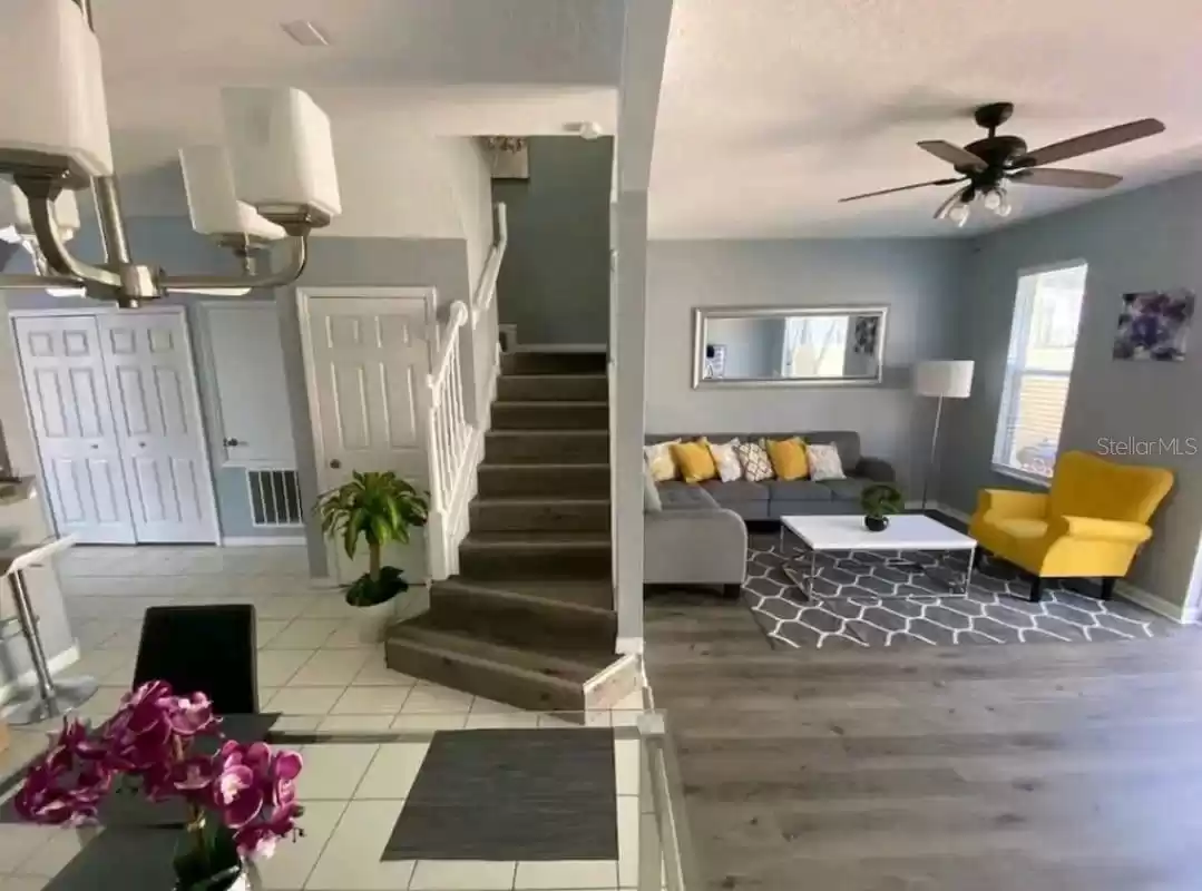 Living room/Stairs