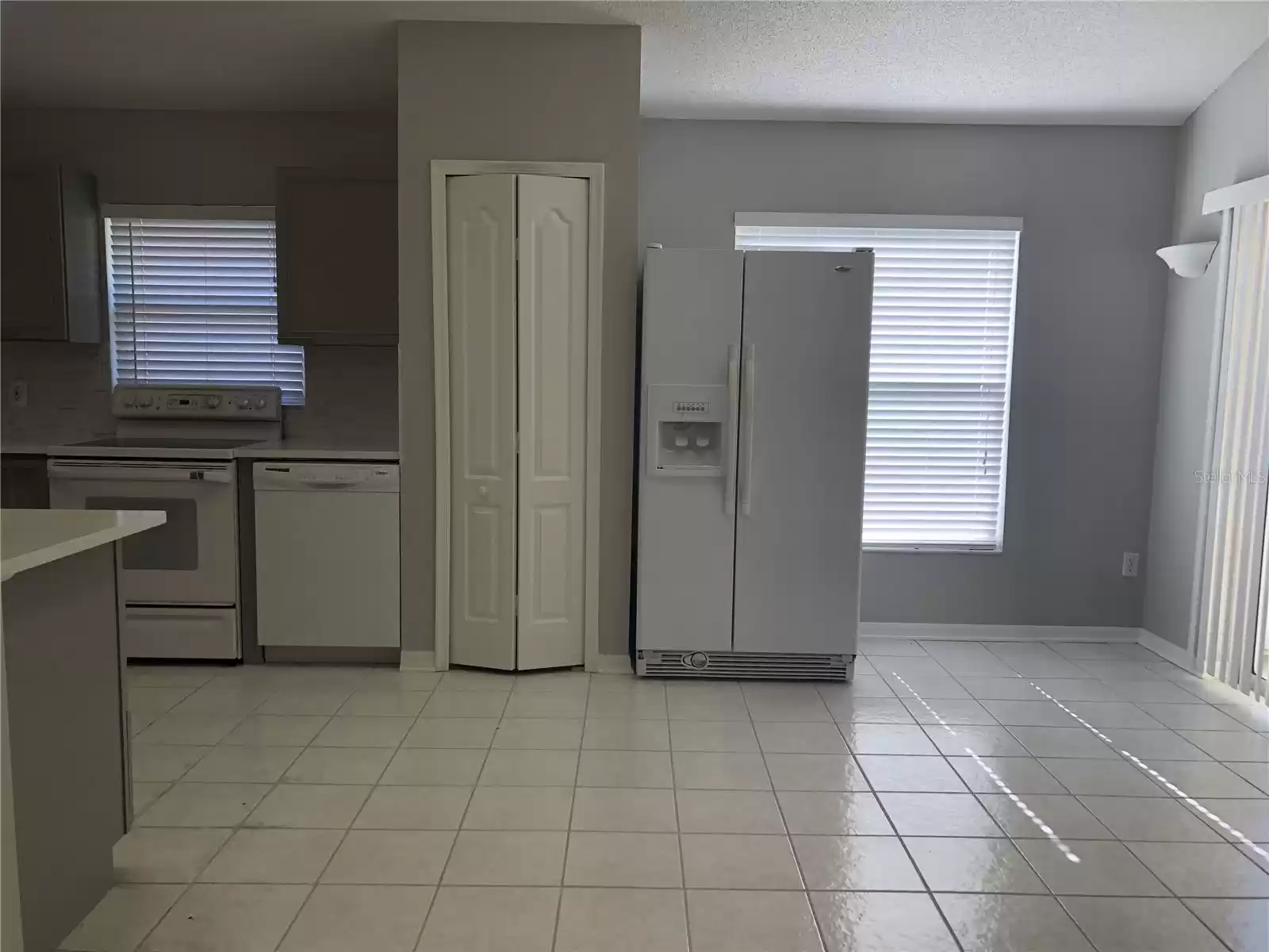 938 JADESTONE CIRCLE, ORLANDO, Florida 32828, 3 Bedrooms Bedrooms, ,2 BathroomsBathrooms,Residential Lease,For Rent,JADESTONE,MFRO6248721