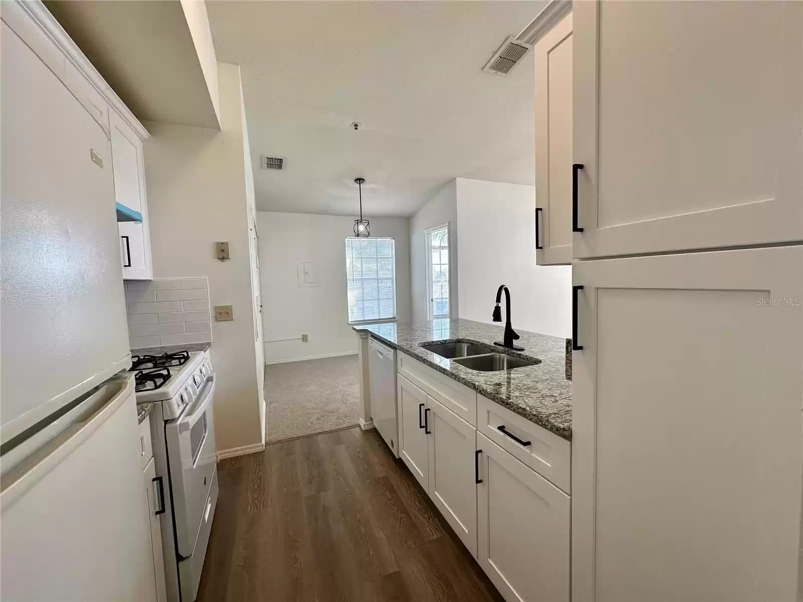 1612 COLUMBIA ARMS CIRCLE, KISSIMMEE, Florida 34741, 2 Bedrooms Bedrooms, ,1 BathroomBathrooms,Residential Lease,For Rent,COLUMBIA ARMS,MFRO6248840