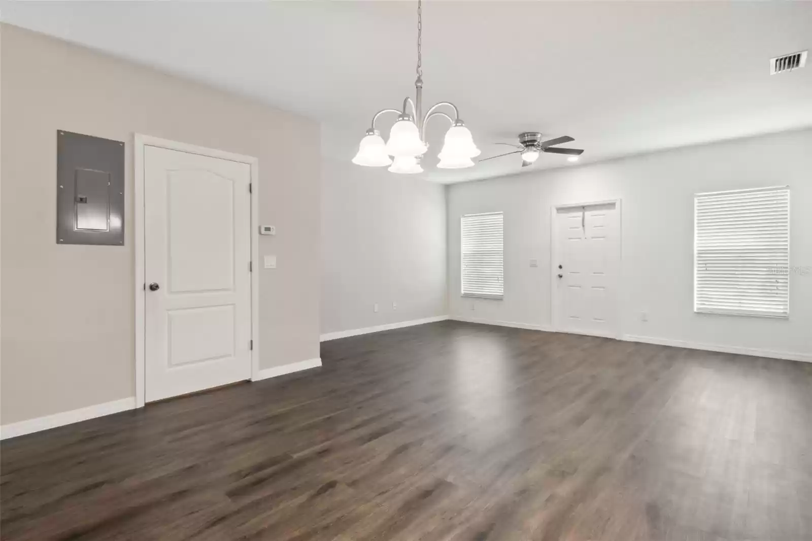 13962 DANIELS LANDING, WINTER GARDEN, Florida 34787, 2 Bedrooms Bedrooms, ,2 BathroomsBathrooms,Residential,For Sale,DANIELS LANDING,MFRO6249356