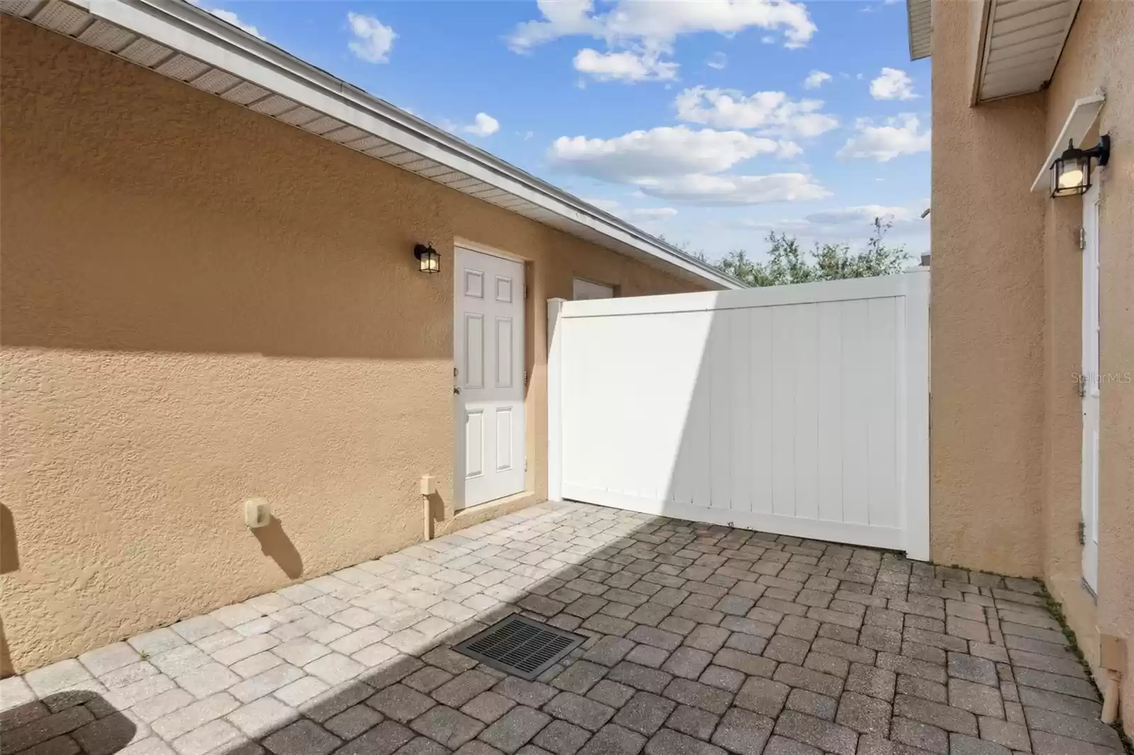 13962 DANIELS LANDING, WINTER GARDEN, Florida 34787, 2 Bedrooms Bedrooms, ,2 BathroomsBathrooms,Residential,For Sale,DANIELS LANDING,MFRO6249356