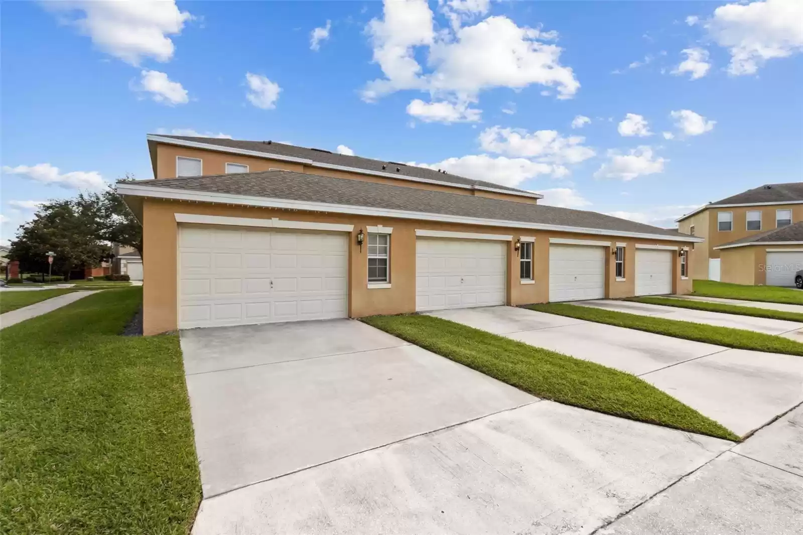 13962 DANIELS LANDING, WINTER GARDEN, Florida 34787, 2 Bedrooms Bedrooms, ,2 BathroomsBathrooms,Residential,For Sale,DANIELS LANDING,MFRO6249356