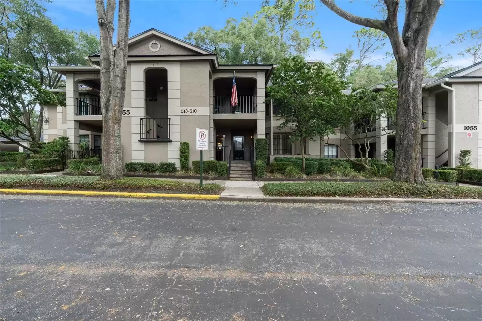 1055 KENSINGTON PARK DRIVE, ALTAMONTE SPRINGS, Florida 32714, 2 Bedrooms Bedrooms, ,2 BathroomsBathrooms,Residential,For Sale,KENSINGTON PARK,MFRO6249491