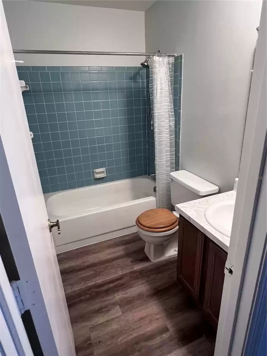 2nd Bathroom