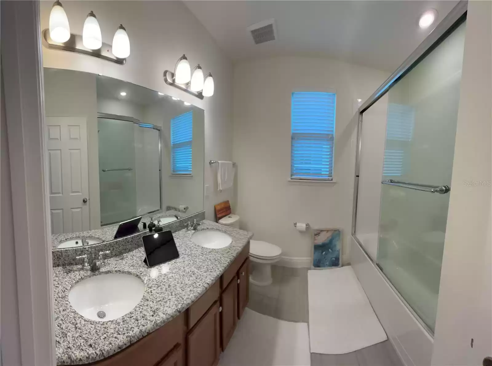 14791 CRIMSON BLUFF ALLEY, WINTER GARDEN, Florida 34787, 3 Bedrooms Bedrooms, ,2 BathroomsBathrooms,Residential,For Sale,CRIMSON BLUFF,MFRO6250003