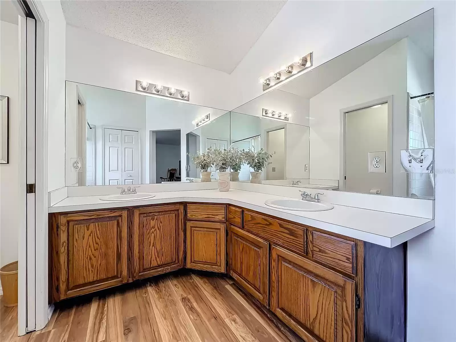 Mirrors and lighting to make you look your best in the Ensuite!