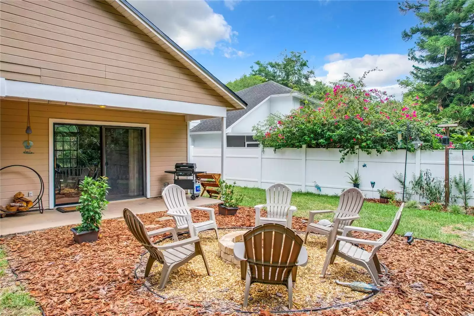 Fences Provide Privacy from Your Neighbors