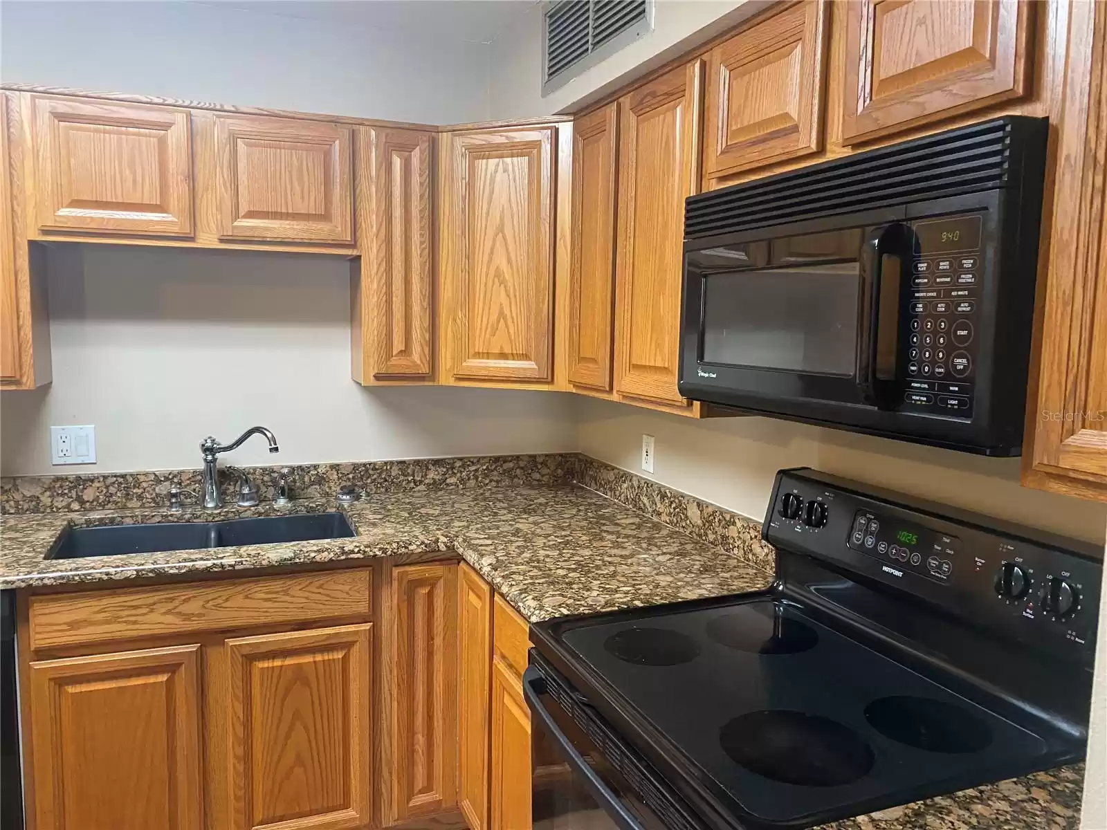 375 LAKE ONTARIO COURT, ALTAMONTE SPRINGS, Florida 32701, 1 Bedroom Bedrooms, ,1 BathroomBathrooms,Residential Lease,For Rent,LAKE ONTARIO,MFRO6250070