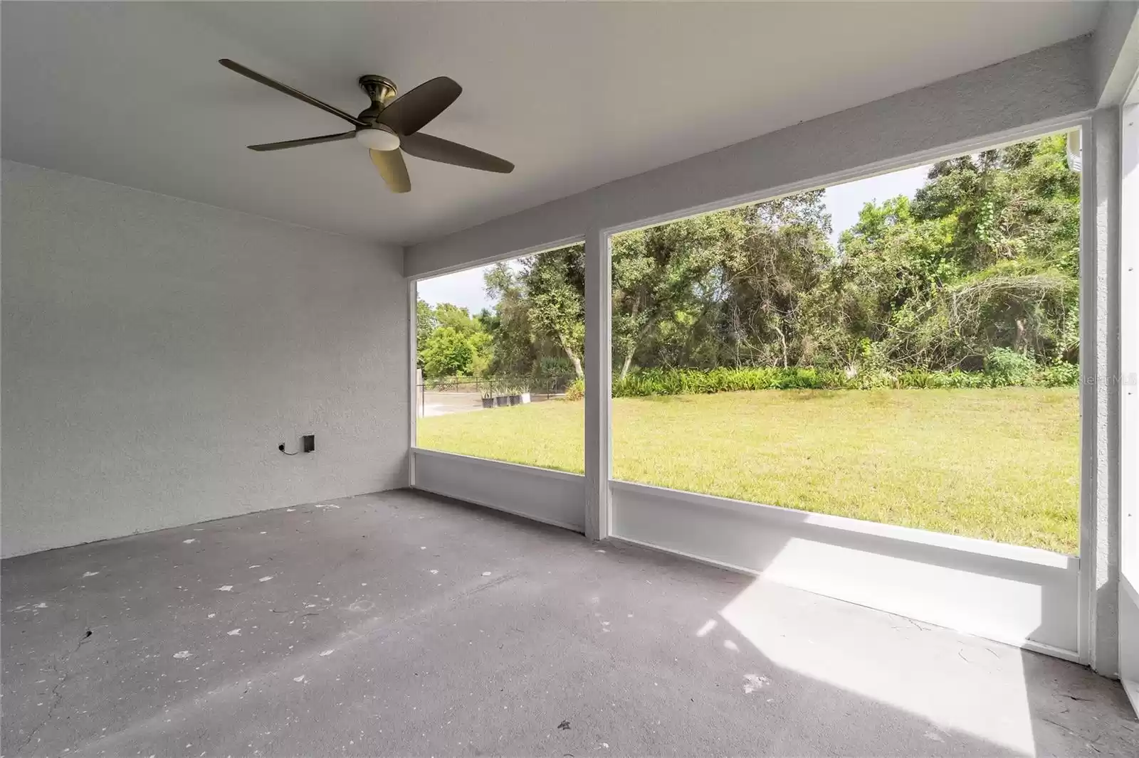 Screen porch waiting on carpet