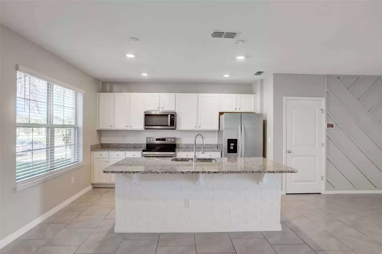 16269 ADMIRALS COVE LANE, WINTER GARDEN, Florida 34787, 3 Bedrooms Bedrooms, ,2 BathroomsBathrooms,Residential,For Sale,ADMIRALS COVE,MFRO6250117