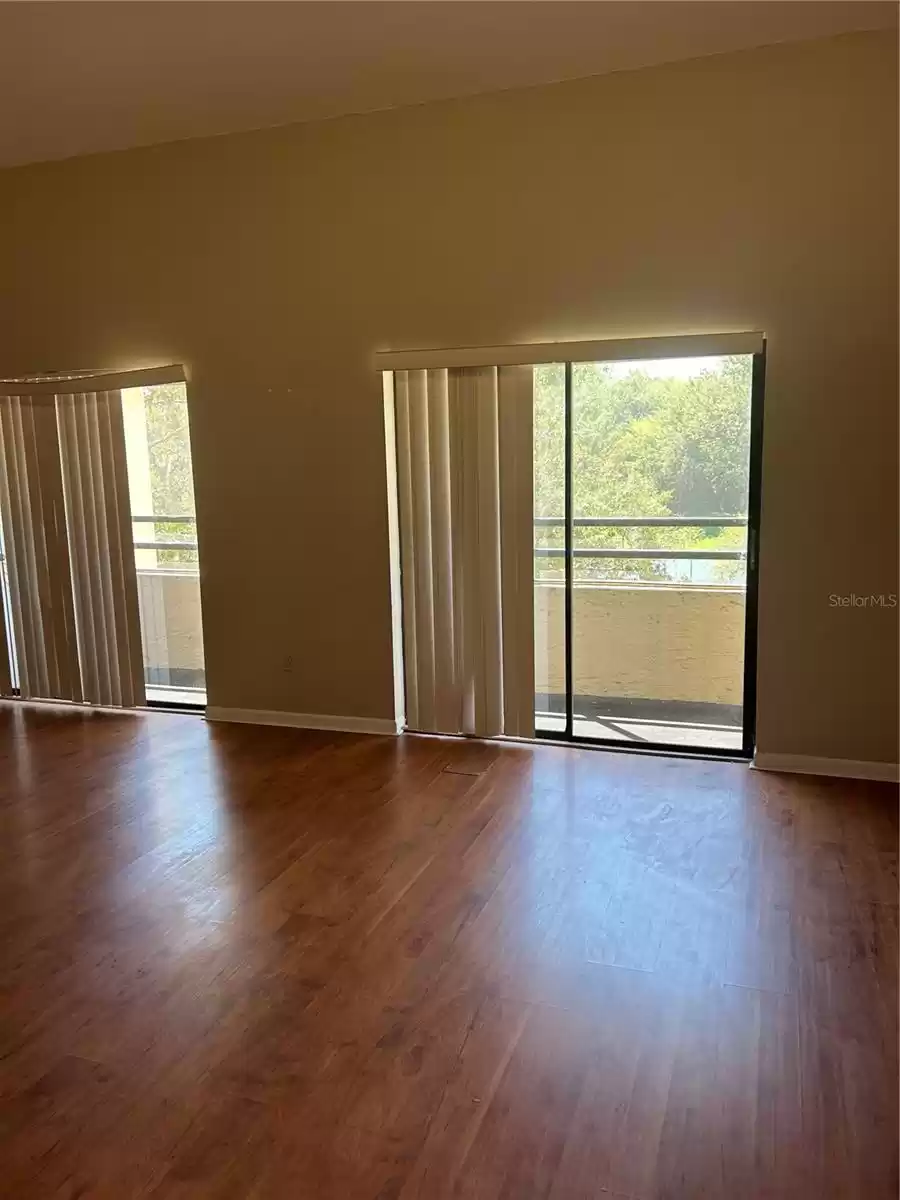 13610 SOUTH VILLAGE DRIVE, TAMPA, Florida 33618, 1 Bedroom Bedrooms, ,2 BathroomsBathrooms,Residential,For Sale,SOUTH VILLAGE,MFRTB8312171